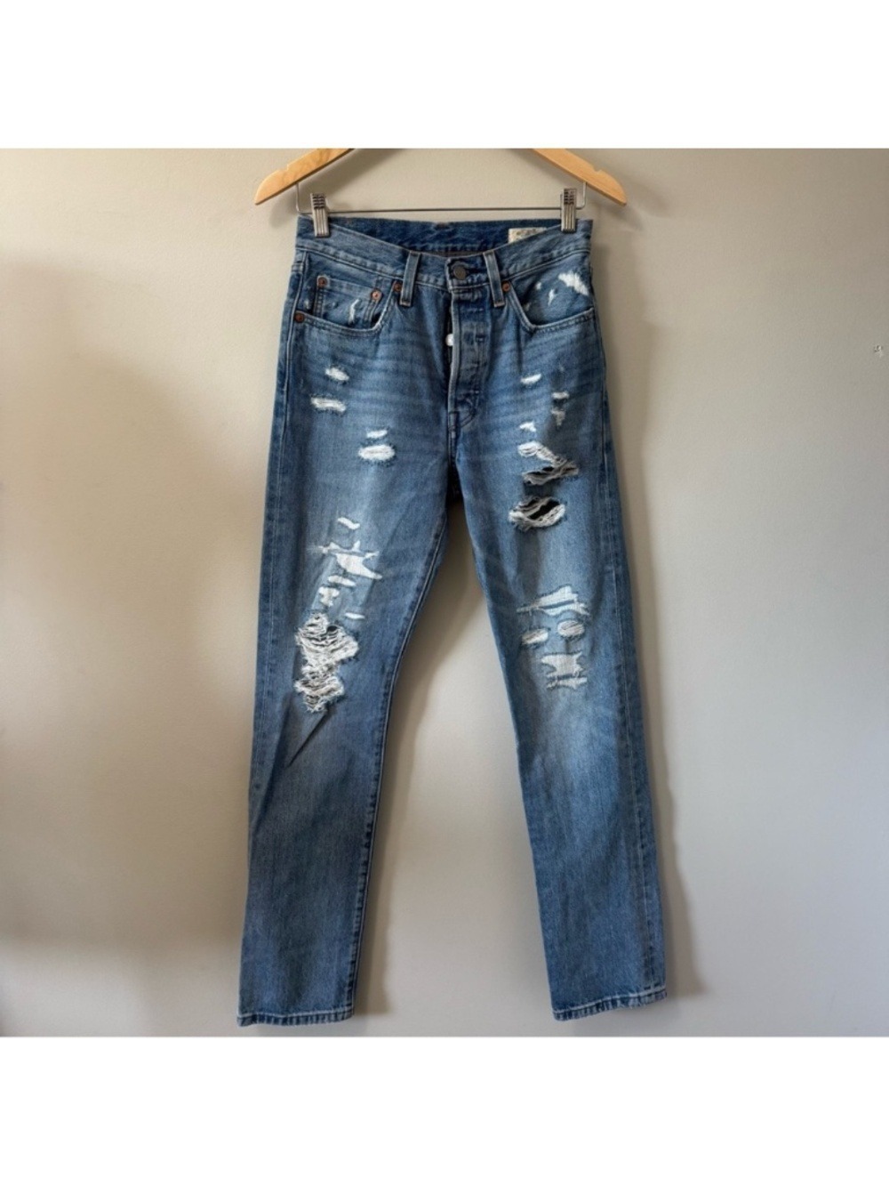 Levi's 150th ANNIVERSARY Medium Blue Ripped Boyfriend Jeans selvedge size 26
